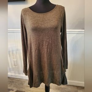 24/7 Long Sleeve Top - Size Large NWT